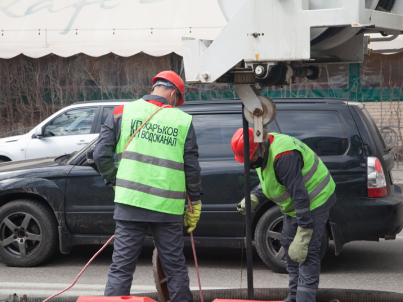 На КП «Харківводоканал» застосовуються сучасні методи для прочищення мереж водовідведення