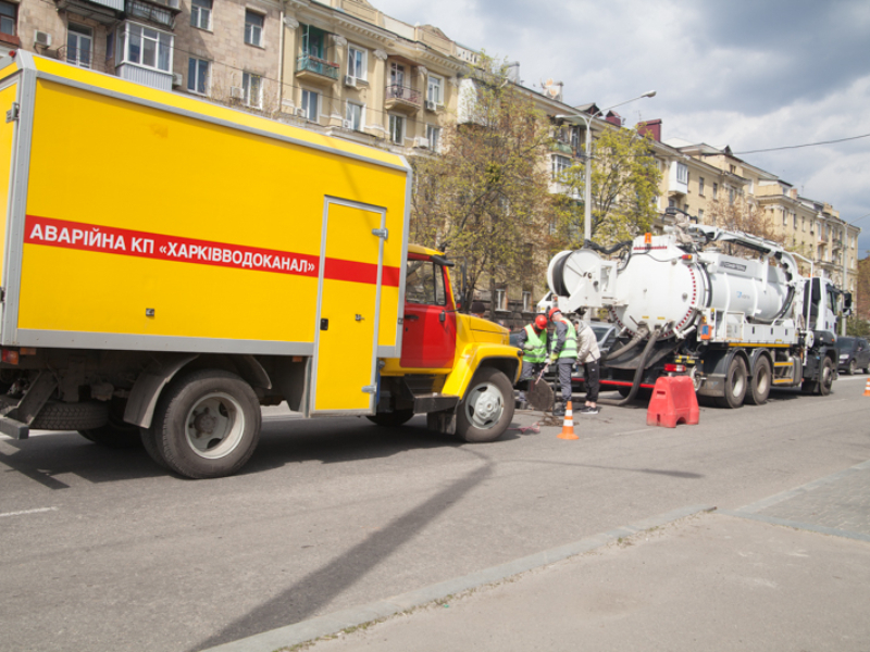 На КП «Харківводоканал» застосовуються сучасні методи для прочищення мереж водовідведення