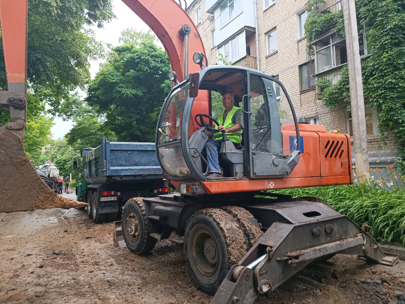 У Київському районі мережі водовідведення готують до роботи в осінньо-зимовий період
