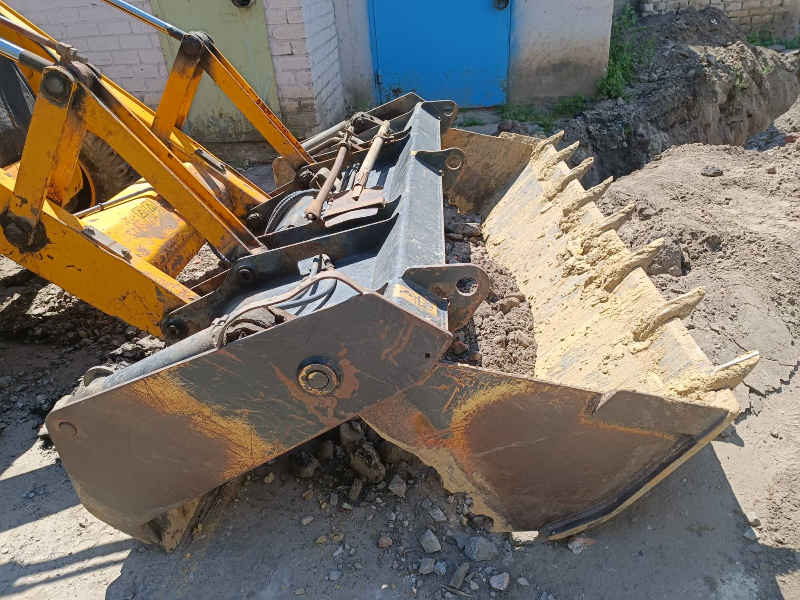 КП «Харківводоканал» продовжує перекладати трубопроводи