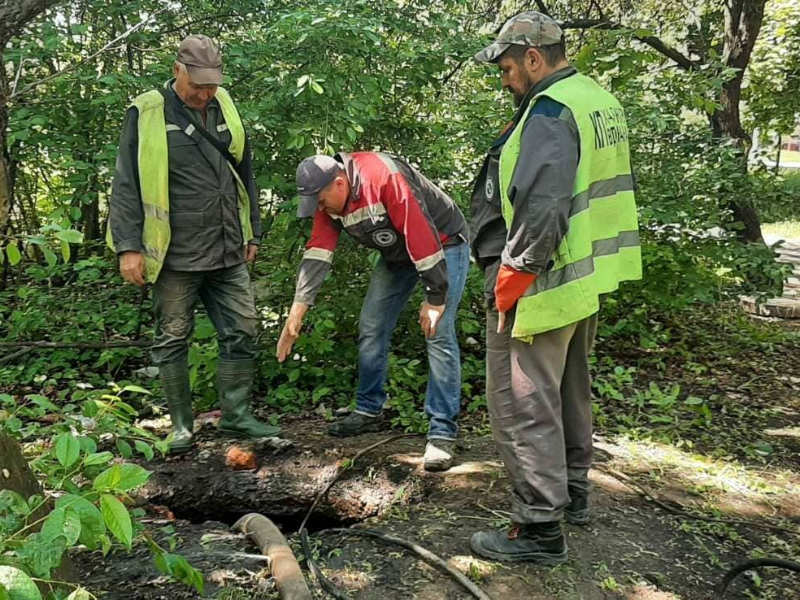 КП «Харківводоканал» відновлює зруйновані водоводи