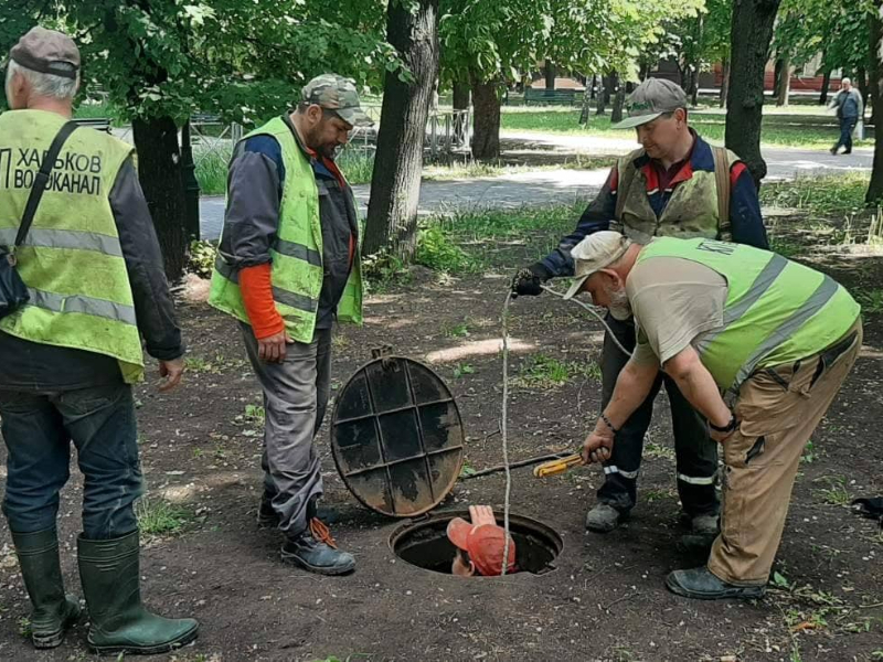 КП «Харківводоканал» відновлює зруйновані водоводи