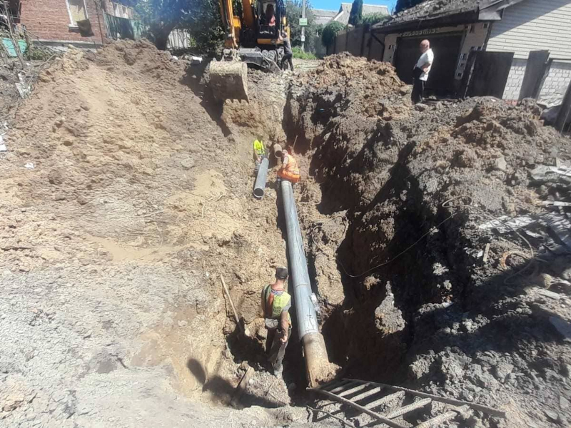 У Шевченківському районі масштабно відновлюють водоводи