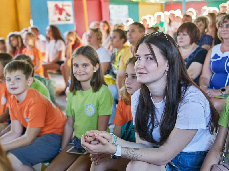 У дитячому таборі «Ромашка» закрили літній оздоровчий сезон 
