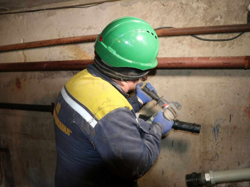 У Немишлянському районі змінюють внутрішньобудинкові системи