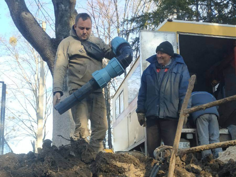 Ремонтники Салтівського району з початку року переклали 1180 м водоводів