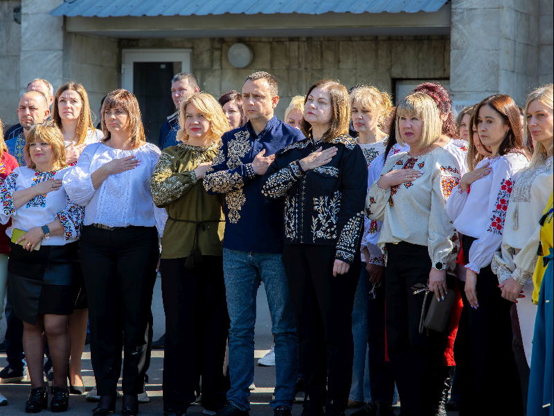 У Всесвітній день вишиванки на «Харківводоканалі» вшанували пам’ять героїв та подякували захисникам