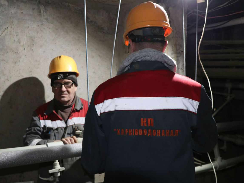 У Шевченківському районі відновлюють водопостачання у двох постраждалих будинках